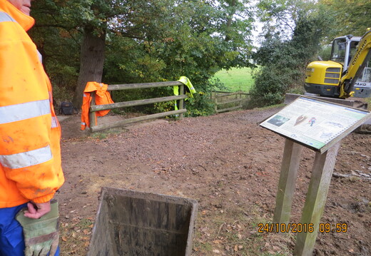 Pewsham Circular Weir 04