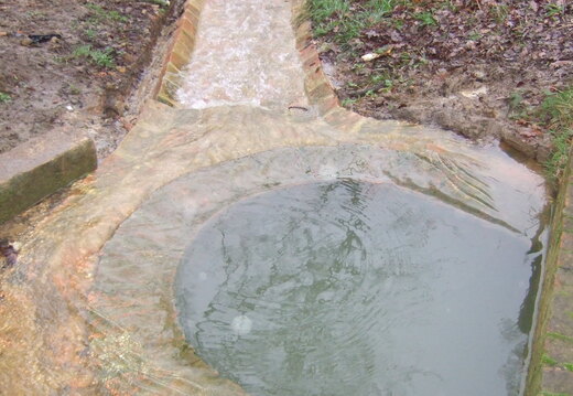 Triangle Spillweir (1)