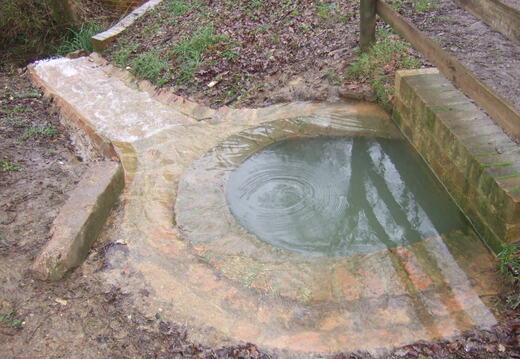 Triangle Spillweir (4)