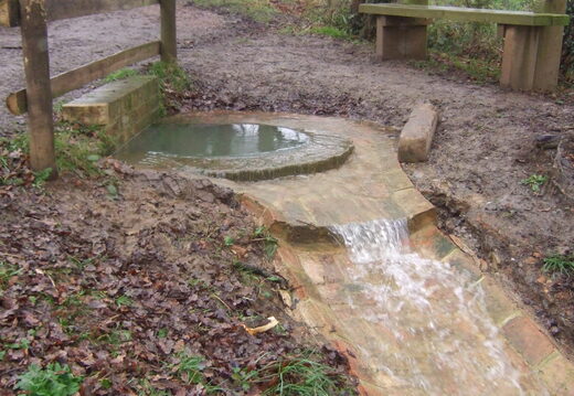 Triangle Spillweir (3)