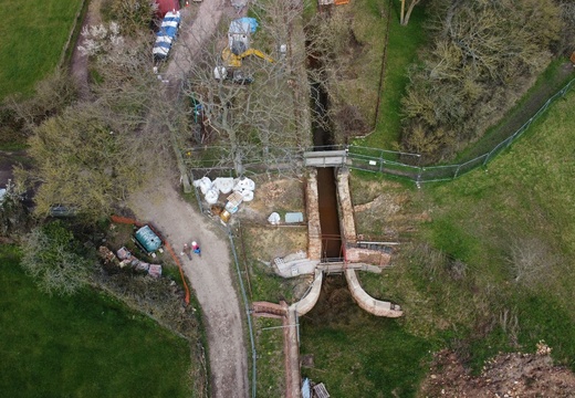 04 Apr 01 - Aerial View