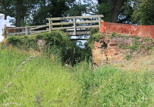 TopLockFootBridge (2)