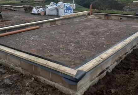 12 Dec 02a - Showing fitted sole plate 