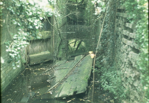 228 Bottom Gate Ardington Top Lock 426413 Sep 1977