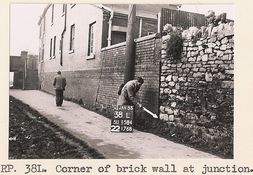 Man with a stick SU1584 38L