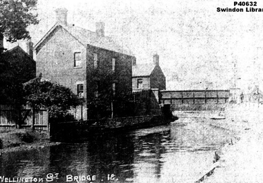 Queenstown/ Wellington Street Bridge