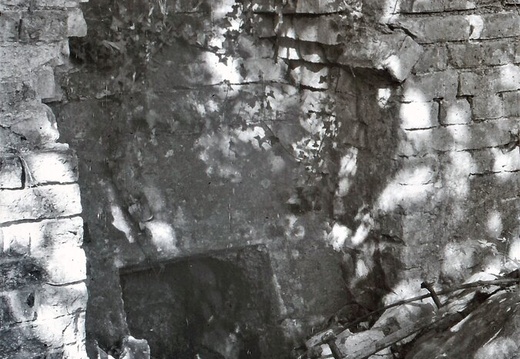 048686E (662 visits) Image credit: RCHS. 1964, Sluice chamber, Steventon Lock. 048686E