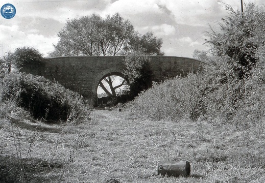048684E (822 visits) Image credit: RCHS. 1964, Cow Common Bridge, Steventon looking west. 048684E