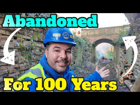 Into The Ruins - Abandoned Canal Locks Tour